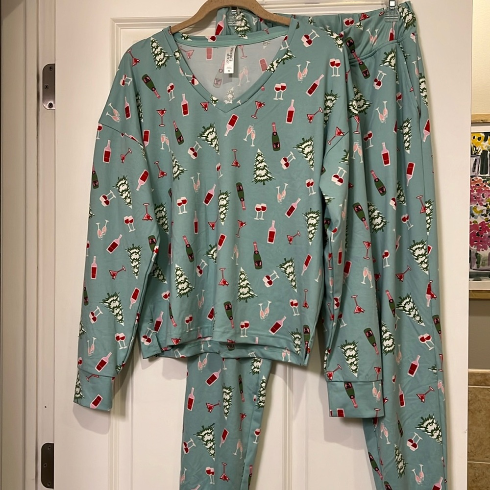 Tranquil & True 2-Piece Christmas Pajamas